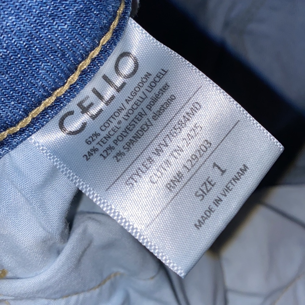 Cello
Ellie Mid Rise Fray Hem Ankle Skinny size 1 - Picture 6 of 6